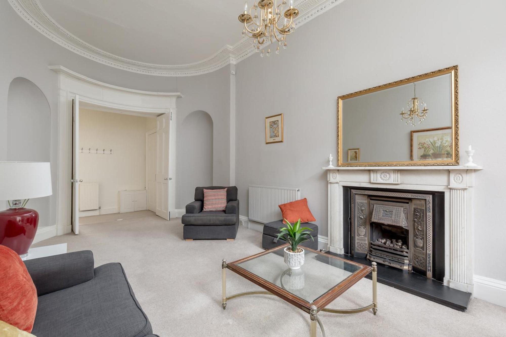Light And Spacious 2 Bedroom Flat In Heart Of EDI Eksteriør bilde