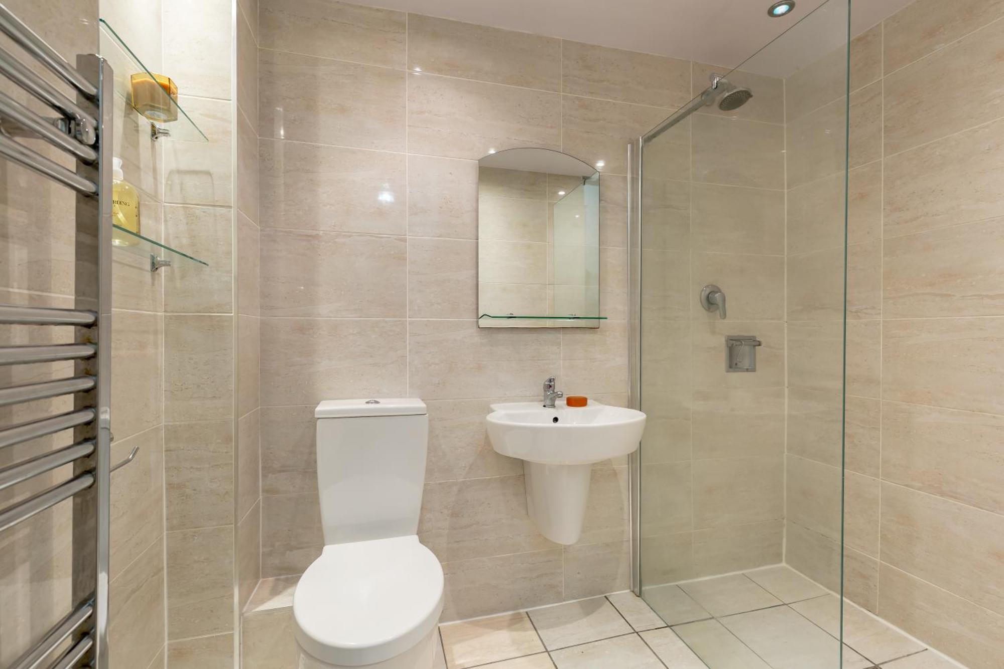 Light And Spacious 2 Bedroom Flat In Heart Of EDI Eksteriør bilde