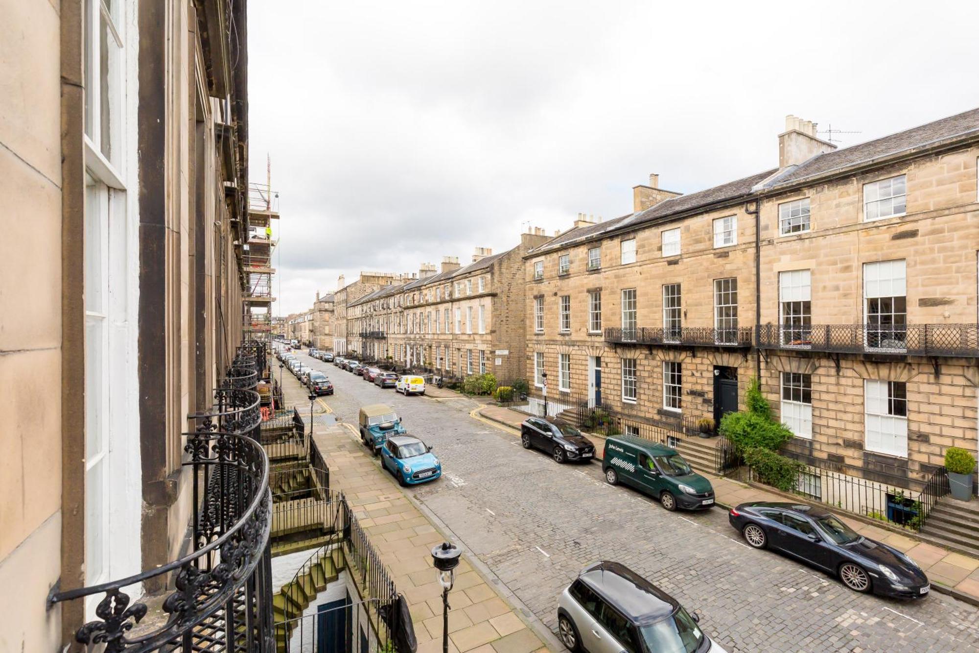 Light And Spacious 2 Bedroom Flat In Heart Of EDI Eksteriør bilde