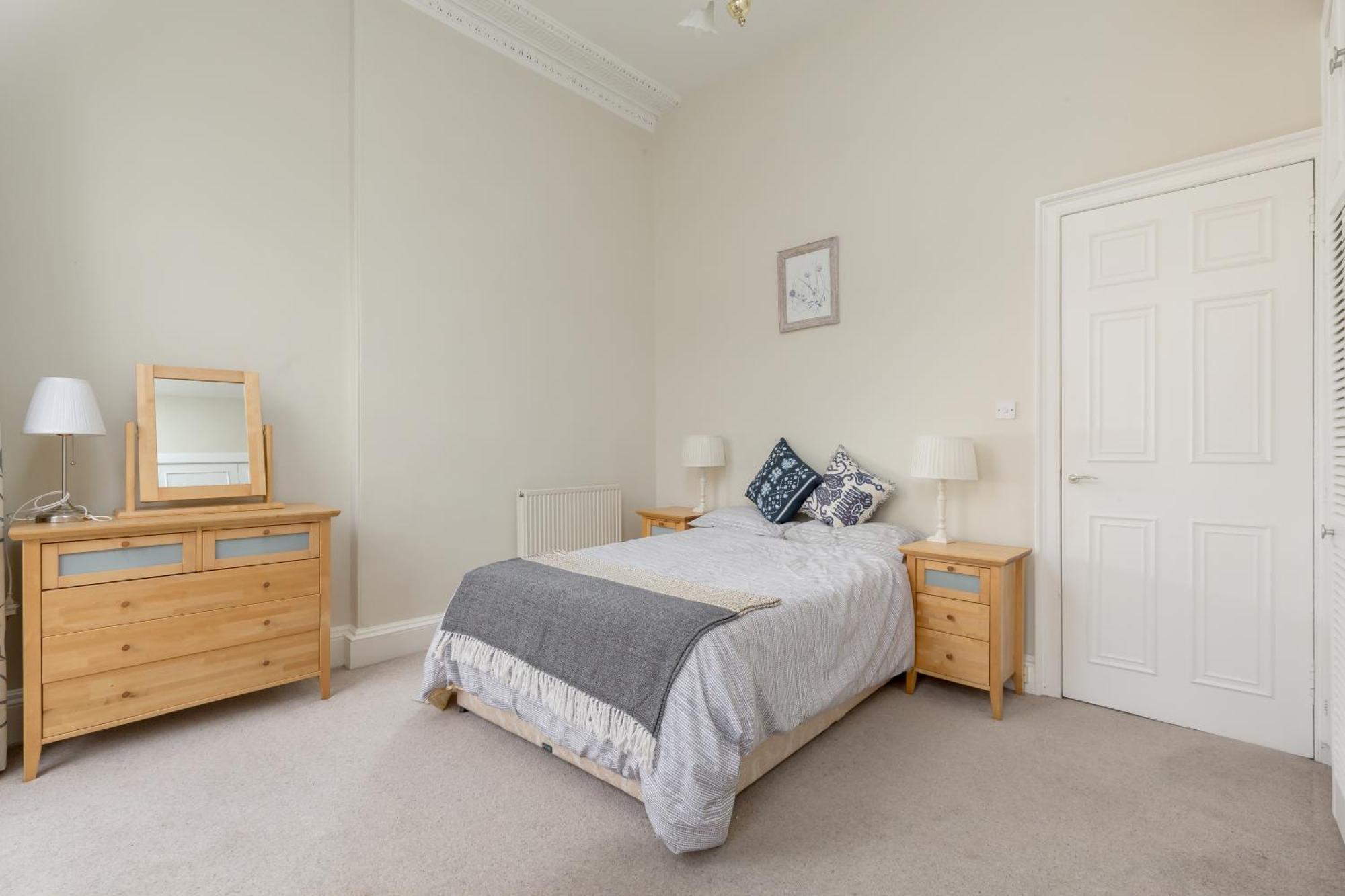 Light And Spacious 2 Bedroom Flat In Heart Of EDI Eksteriør bilde