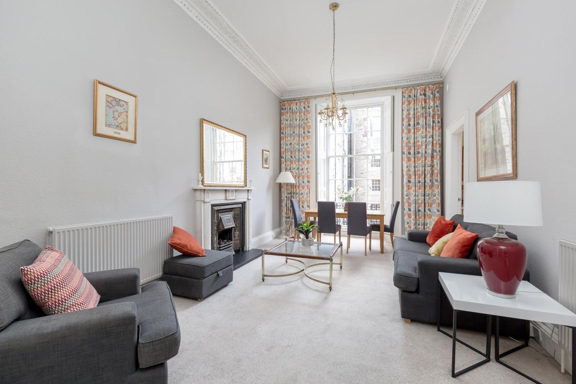 Light And Spacious 2 Bedroom Flat In Heart Of EDI Eksteriør bilde